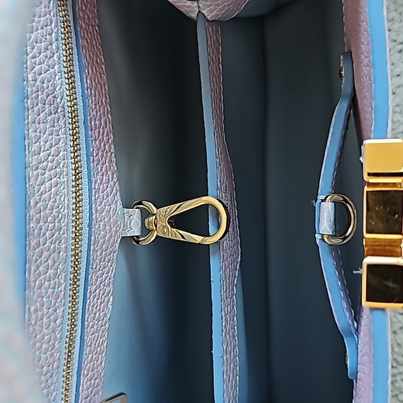 New DISCONTINUED  Limited Edition Louis Vuitton Capucines Lila - Picture 8 of 8